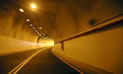 El luxómetro se usa p.e. para controlar la iluminación en túneles.